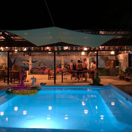 Ananas Guesthouse Moalboal Exterior foto