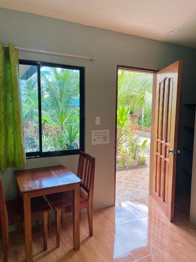 Ananas Guesthouse Moalboal Exterior foto