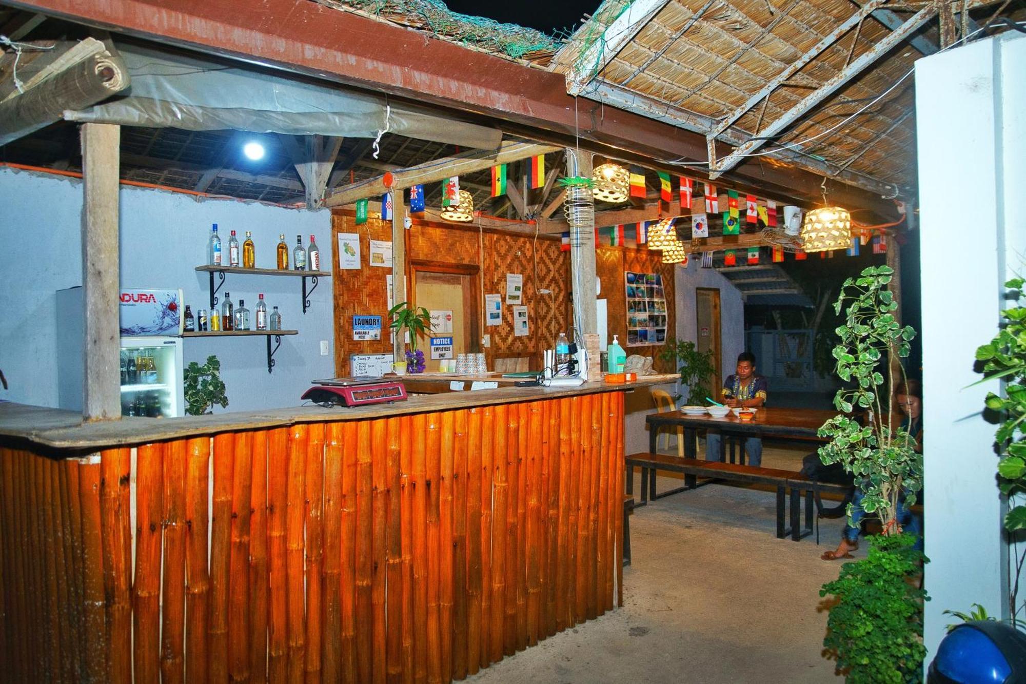 Ananas Guesthouse Moalboal Exterior foto